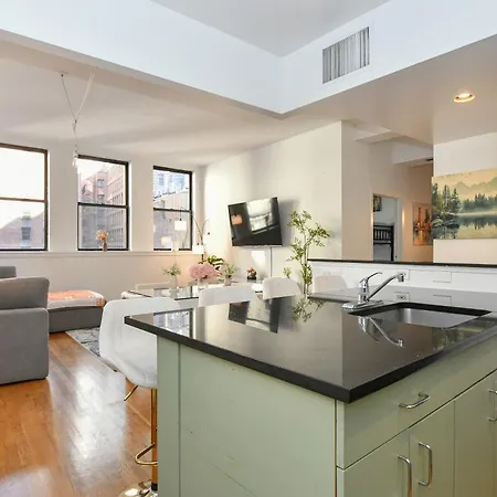 Luxury 3 Bedroom Retreat In Downtown Manhattan Apartment *