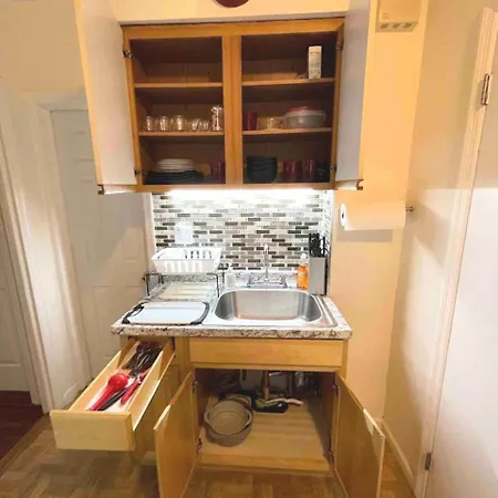 Entire Beautiful 1br For You! R * New York