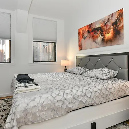 Luxury 3 Bedroom Retreat In Downtown Manhattan Apartment