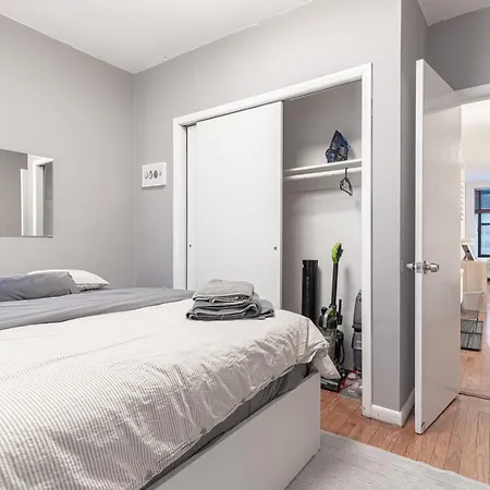 Charming 3bd In Manhattan Apartment