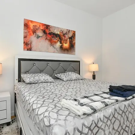 Luxury 3 Bedroom Retreat In Downtown Manhattan Apartment