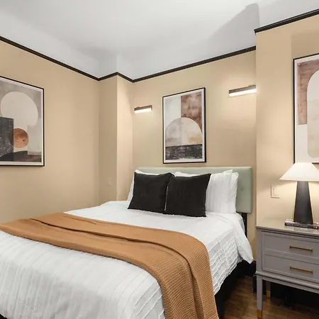 Stunning In The Heart Of Gym Apartment *