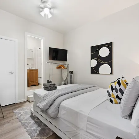 Lovely 2bed And 2bath With Unbeatable Location Apartment