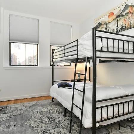 Luxury 3 Bedroom Retreat In Downtown Manhattan Apartment *