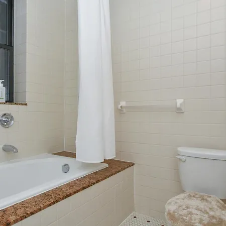 Luxury 3 Bedroom Retreat In Downtown Manhattan Apartment