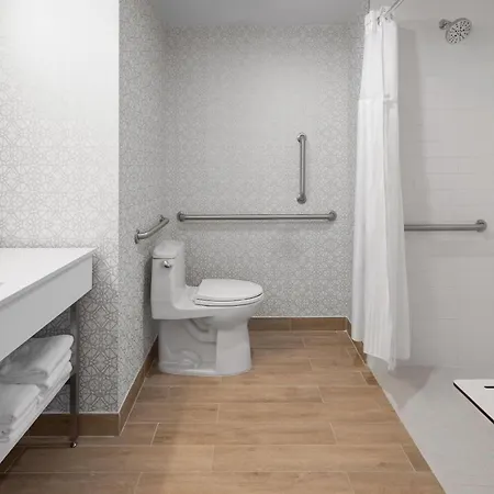 Hotel La Quinta & By Wyndham Queens Nyc Jfk Airtrain New York