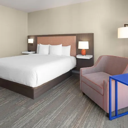 Hotel La Quinta & By Wyndham Queens Nyc Jfk Airtrain
