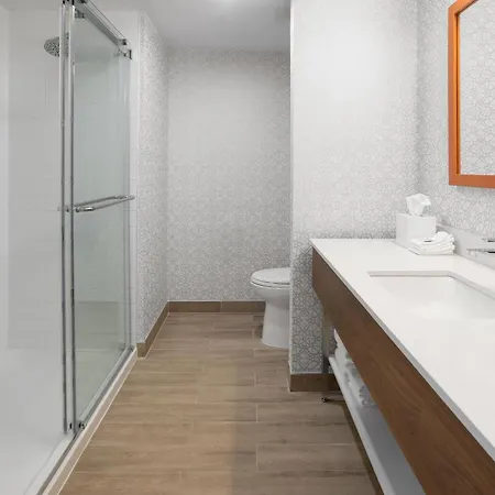 La Quinta & By Wyndham Queens Nyc Jfk Airtrain 2*