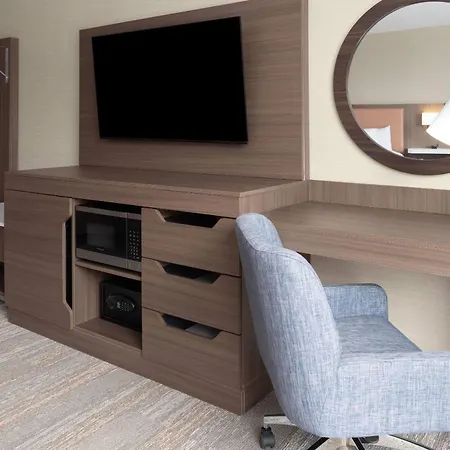 Hotel La Quinta & By Wyndham Queens Nyc Jfk Airtrain New York