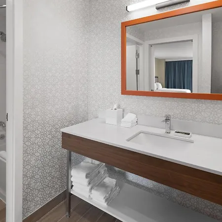 La Quinta & By Wyndham Queens Nyc Jfk Airtrain Hotel 2*