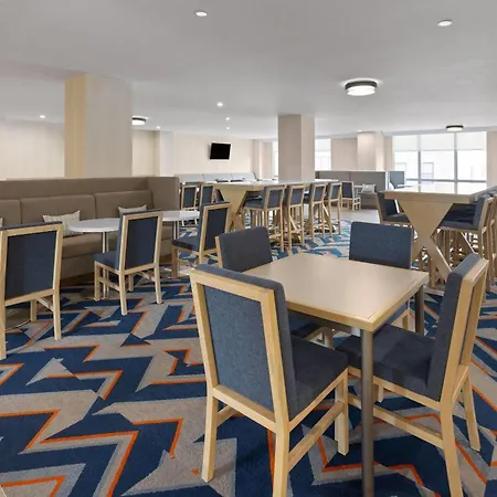 Hotel La Quinta & By Wyndham Queens Nyc Jfk Airtrain