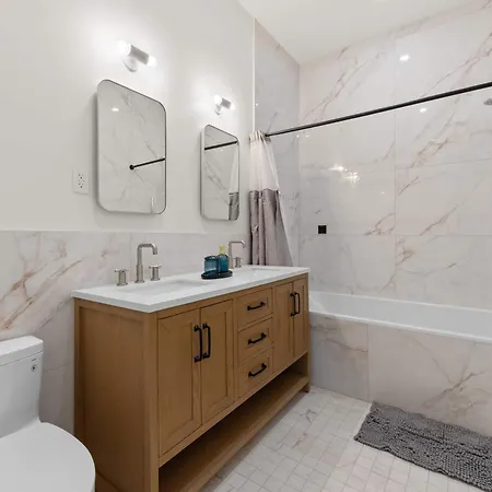 Holiday home 10-1 Stylish Townhouse Oasis In Greenpoint New York