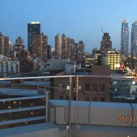 Apartment Impeccable Three Bedroom Midtown New York