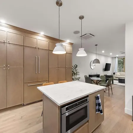 10-1 Stylish Townhouse Oasis In Greenpoint Holiday home *