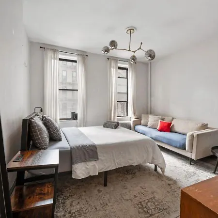 Prime Murray Hill 2 Bedroom Gem, June To Aug 90 Days Required Apartment *