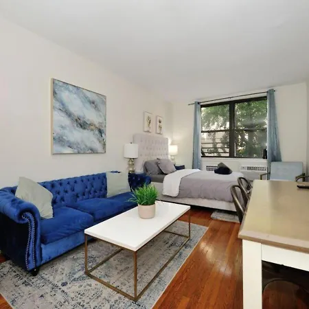 Charming Ues Studio, Walk To Subway & Park, June To Aug 90 Days Required Apartment New York