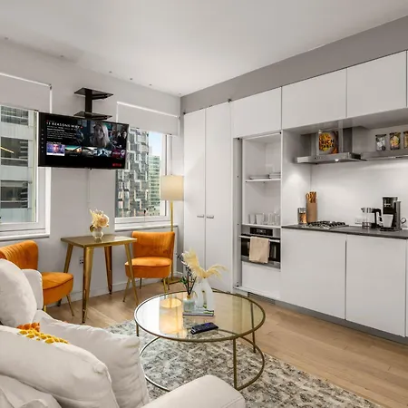 Chic Nyc Retreat Beside Broadway & Iconic Sights *