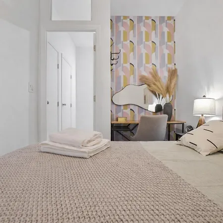 2 Bd Tranquil Unit Close To Park *