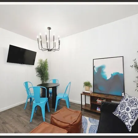 Four Bedroom Prime Furnished Rental, June To Aug 90 Days Required Apartment *