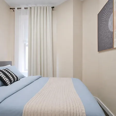 3 Bd Idyllic Haven Next To Park Apartment *