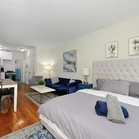 Charming Ues Studio, Walk To Subway & Park, June To Aug 90 Days Required Apartment *