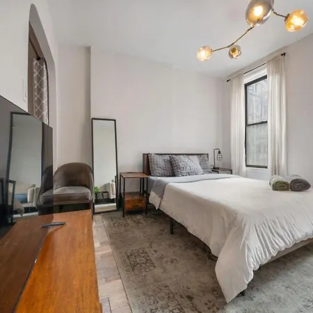 Prime Murray Hill 2 Bedroom Gem, June To Aug 90 Days Required
