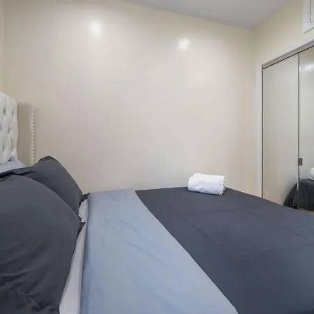 Amazing Location Murray Hill 3 Bedroom ,june To Aug 90 Days Required Apartment