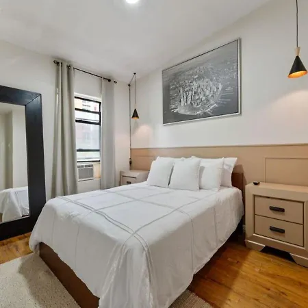 Apartment Three Bedroom In Midtown West , June To Aug 90 Days Required New York