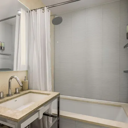Chic Nyc Retreat Beside Broadway & Iconic Sights * New York