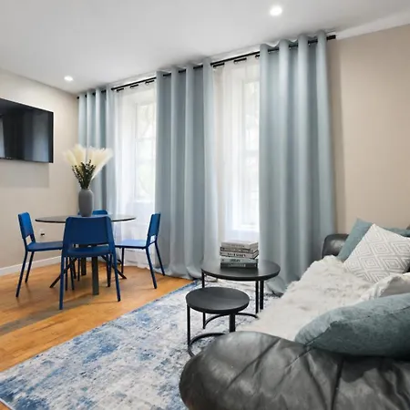 3br Welcoming Close To Park * New York
