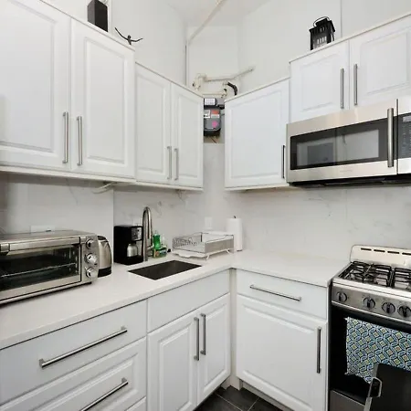 1br Gem! Close To Park!, June To Aug 90 Days Required