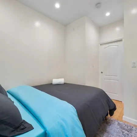 Apartment Amazing Location Murray Hill 3 Bedroom ,june To Aug 90 Days Required *