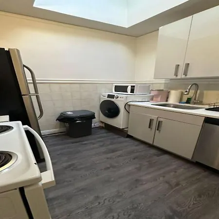 Apartment Four Bedroom Prime Furnished Rental, June To Aug 90 Days Required *