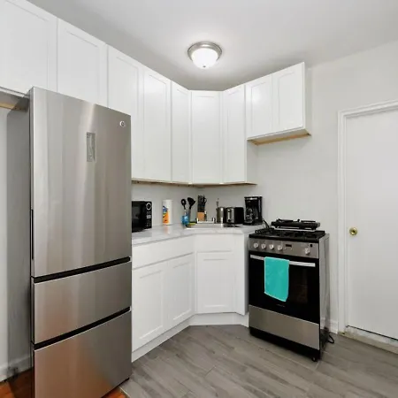 Apartment Charming Ues Studio, Walk To Subway & Park, June To Aug 90 Days Required *