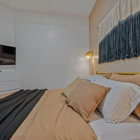 Upper West Side Furnished 1 Bedroom Apartment, June To Aug 90 Days Required