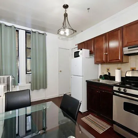 Furnished 2 Bedroom Midtown West Nyc, June To Aug 90 Days Required New York