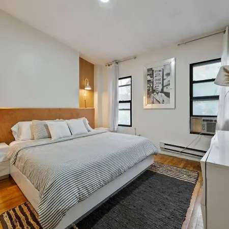 Three Bedroom In Midtown West , June To Aug 90 Days Required *