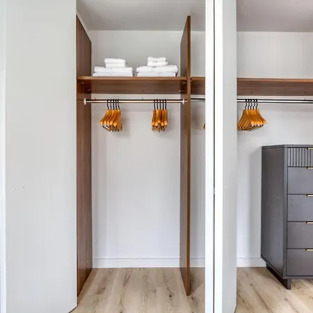 Midtown 1br W Doorman Gym Wd Nr Rock Center Nyc-1131 New York