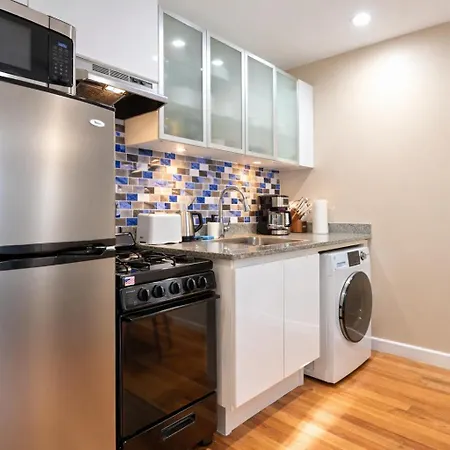 3br Welcoming Close To Park * New York