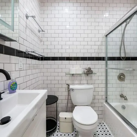 Amazing Location Murray Hill 3 Bedroom ,june To Aug 90 Days Required Apartment