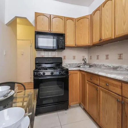 Apartment Chelsea 2br Gem!