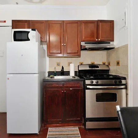 Apartment Furnished 2 Bedroom Midtown West Nyc, June To Aug 90 Days Required