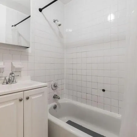 Apartment Chelsea 2br Gem!