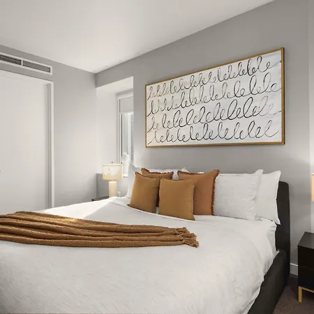 Chic Nyc Retreat Beside Broadway & Iconic Sights Apartment