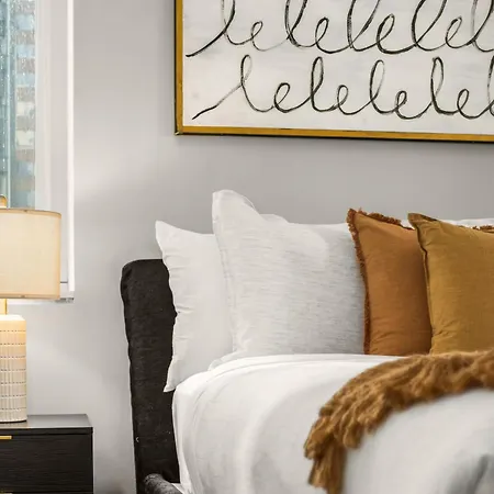 Chic Nyc Retreat Beside Broadway & Iconic Sights Apartment New York