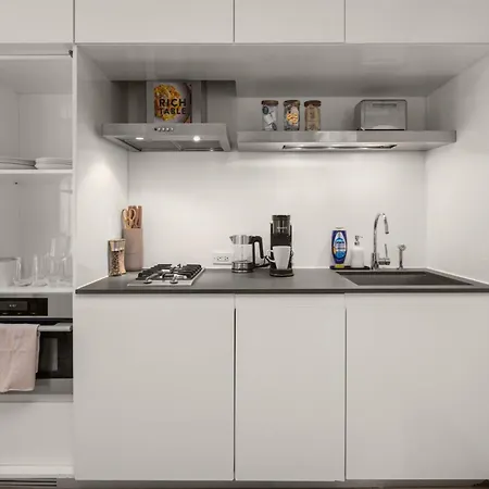 Chic Nyc Retreat Beside Broadway & Iconic Sights New York