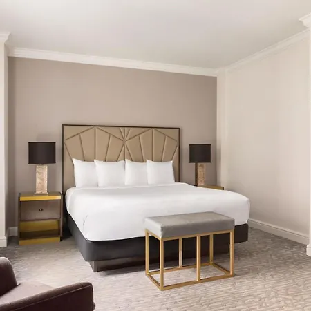 Martinique On Broadway, Curio Collection By Hilton Hotel 4*