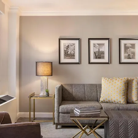 Hotel Martinique On Broadway, Curio Collection By Hilton 4*
