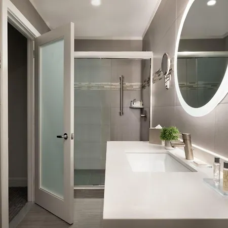 Martinique On Broadway, Curio Collection By Hilton 4* New York