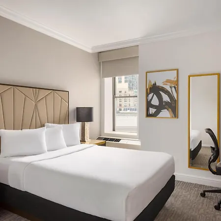Hotel Martinique On Broadway, Curio Collection By Hilton 4*